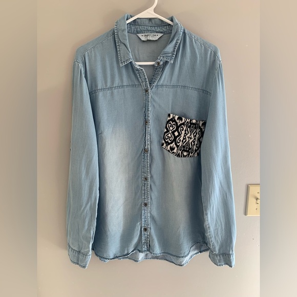 Celebrity Pink Womens Top L Denim Long Sleeve Button Collared Pockets Artsy - Picture 1 of 10